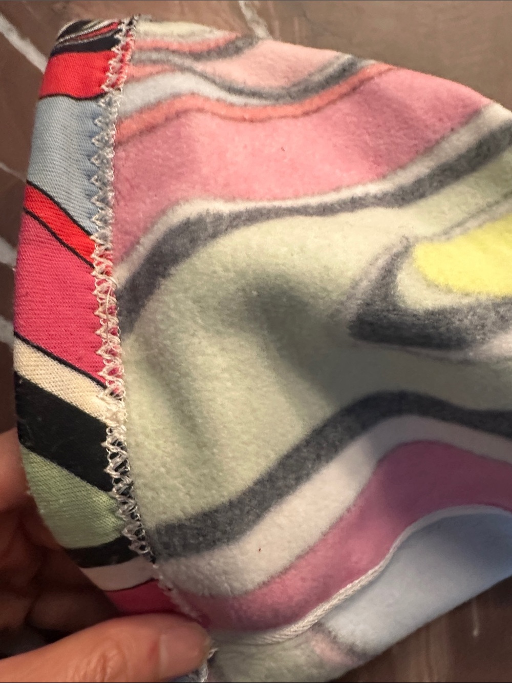 Emilio Pucci Pink Winter Ski Hat, Yellow & Light Blue Patterned Hat - Picture 3 of 4